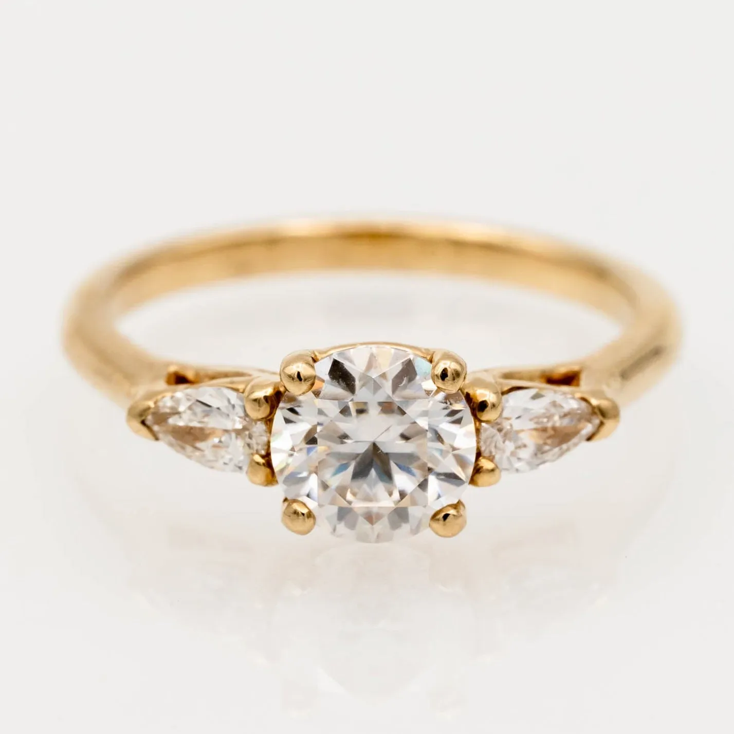 Acacia Ring with Moissanite