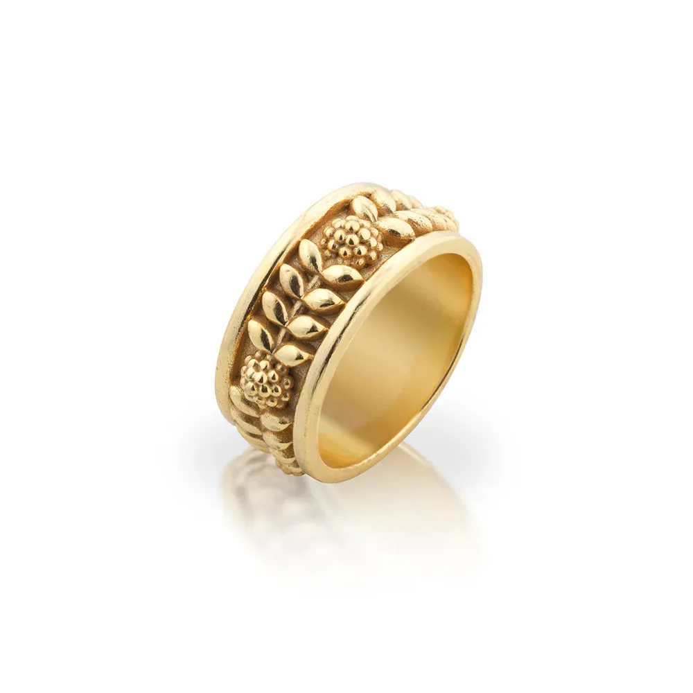 Capucine De Wulf Berry Vine Ring in Gold - Size 7