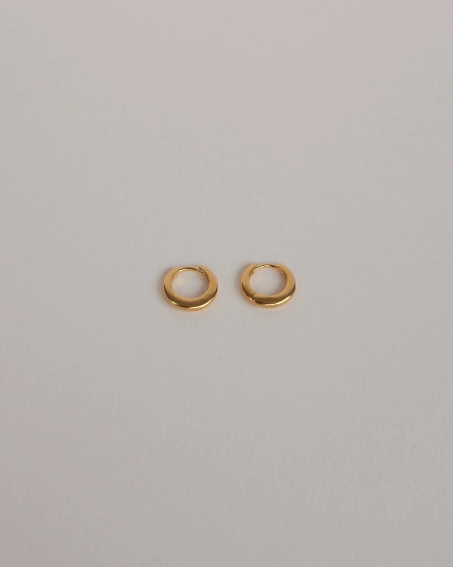 'Habit' 8 Huggie Hoops