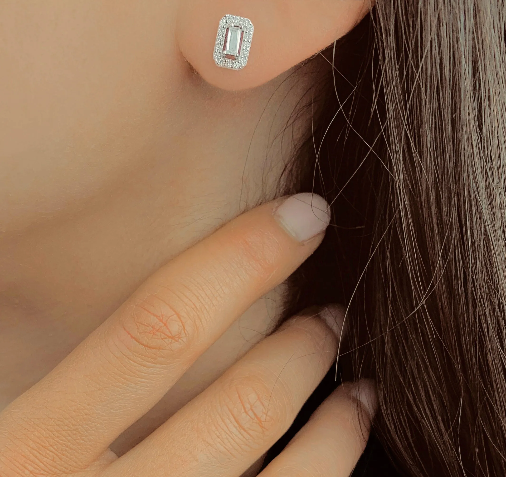 Rhodium plated 925 silver earrings assembled with zirconium oxide
