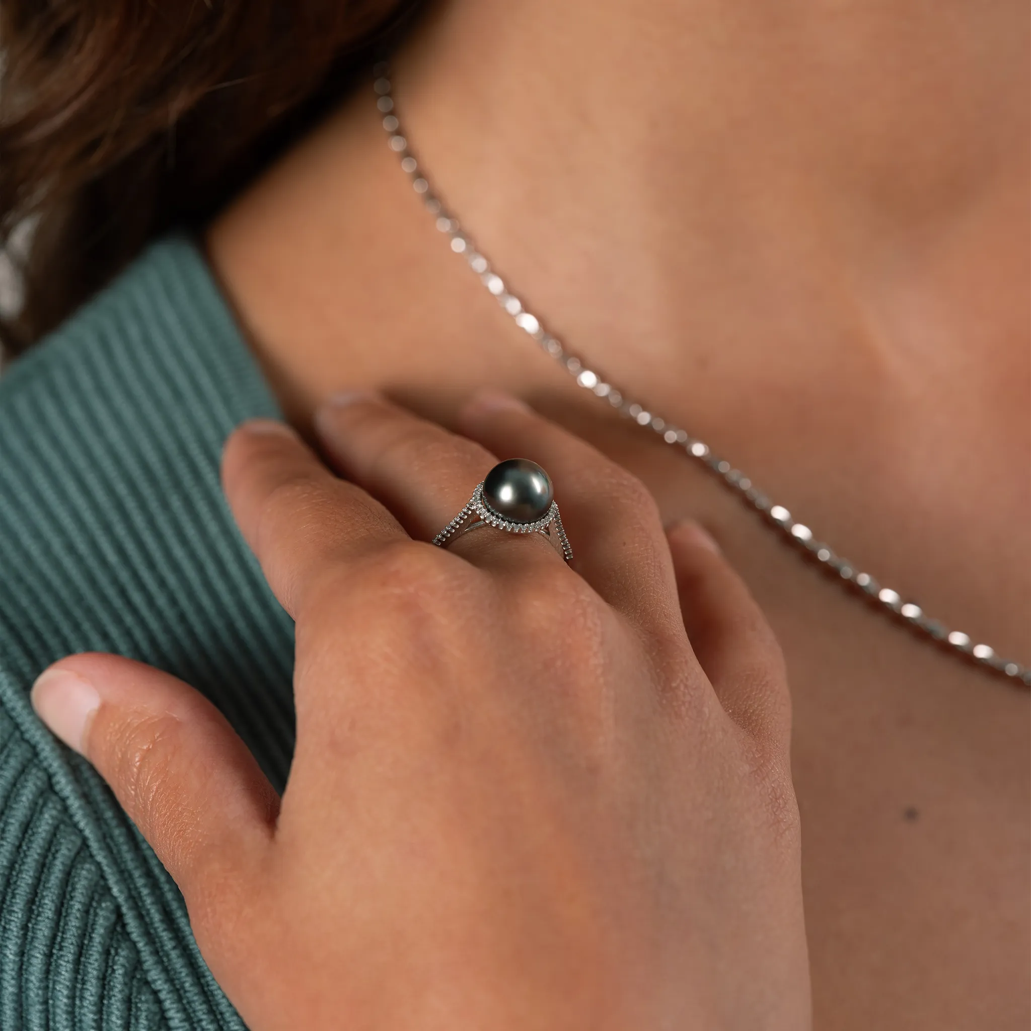Tahitian Black Pearl Halo Ring in White Gold with Diamonds - 9-10mm